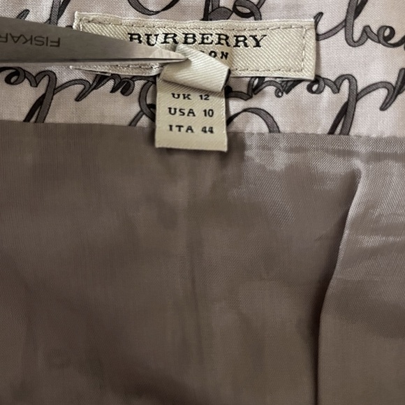 Burberry London Size 10 Signature Script Print Pleated Preppy Cotton Skirt - Picture 10 of 12